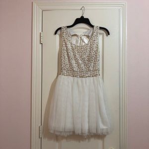 Precious dress!
